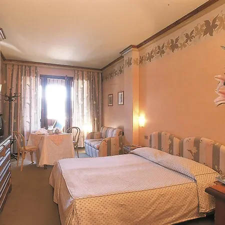 Hotell Club Relais Des Alpes